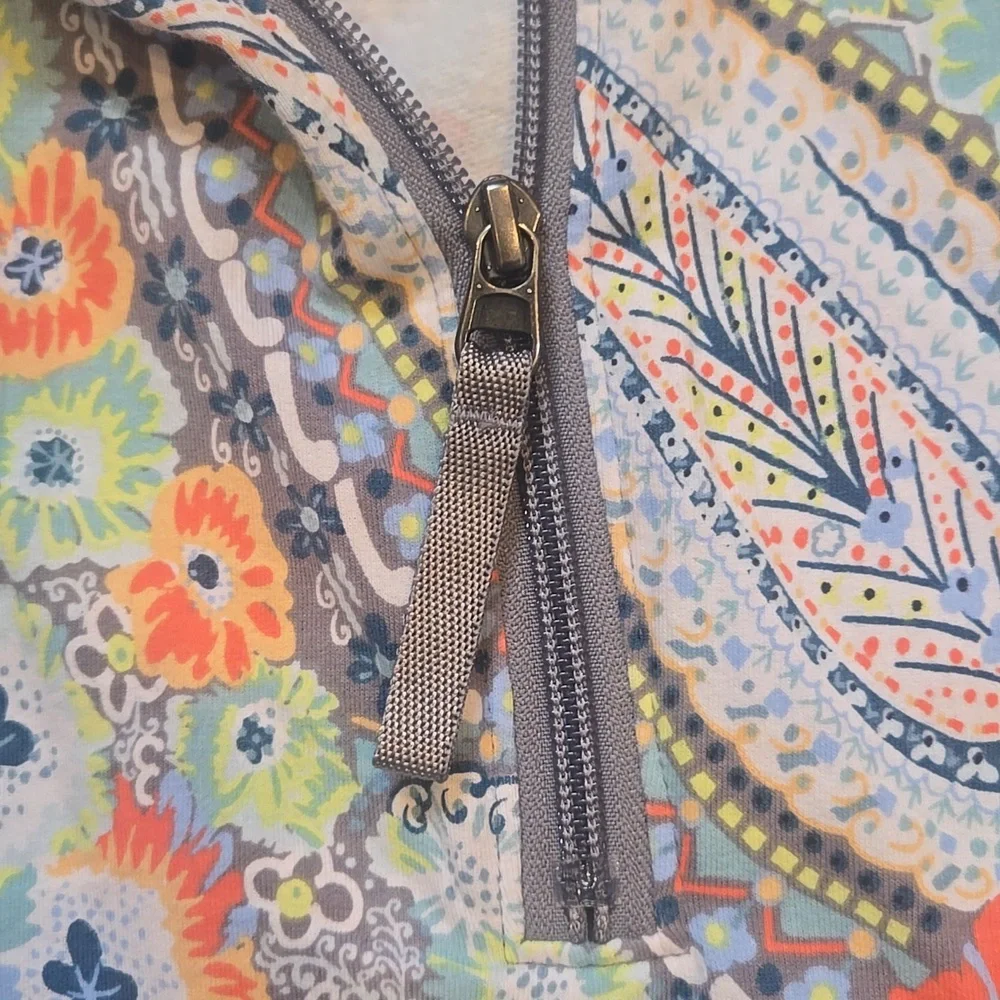Vera Bradley Quarter Zip Multi-Colored Paisley Print Sweatshirt - Picture 3 of 10